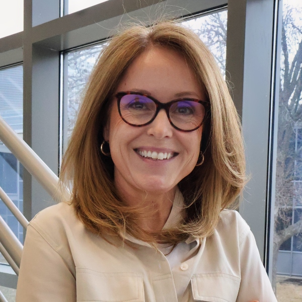 Shelley Adams