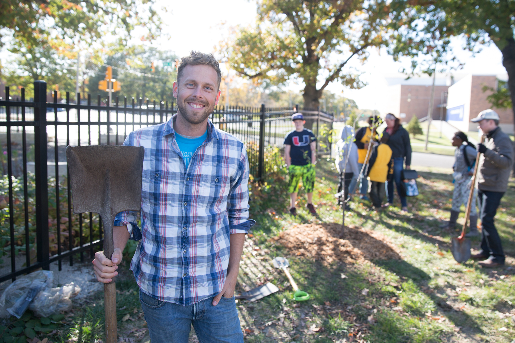 Drake Environmental Science students plant trees in the Des Moines community