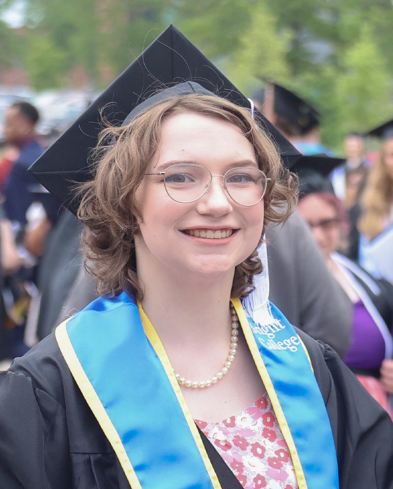 Drake A.A. in Integrated Arts, Sciences, and Humanities Alum Darcy Lentz, JB’23, during graduation