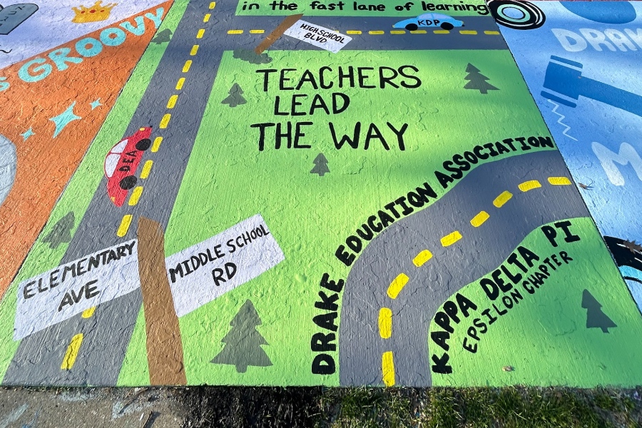 The KDPi and DEA painted street square