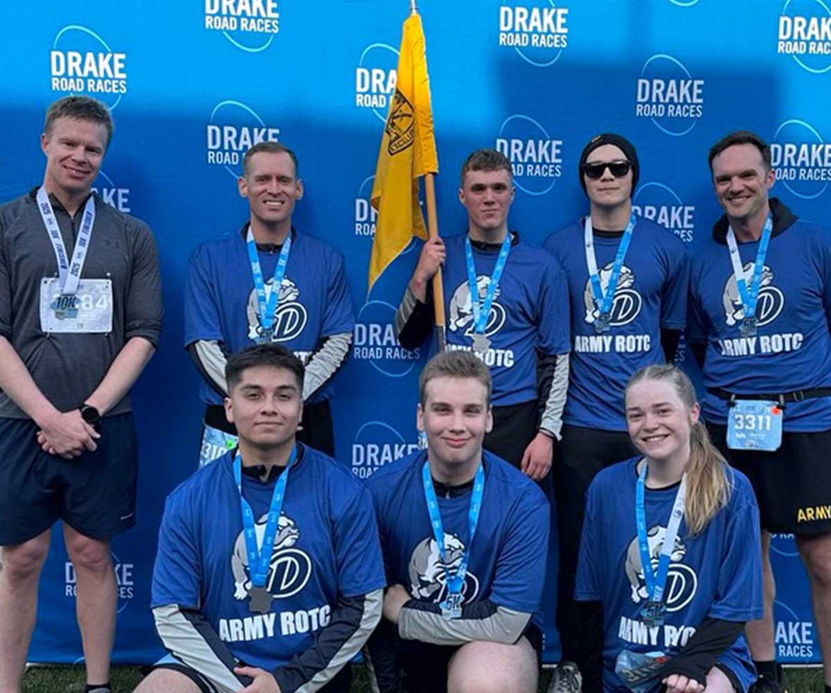 Group of Drake - Army ROTC Students at the Drake Road Races.